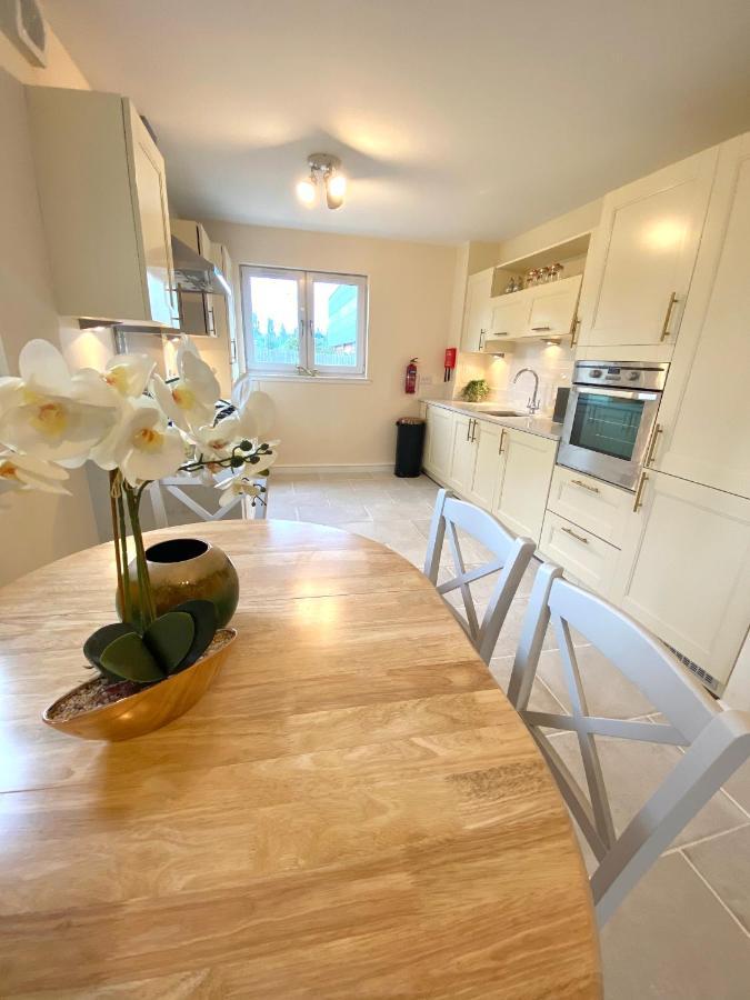 Monart Stylish City Centre Apartment, 2 Bed, Sleeps 6 Perth Extérieur photo